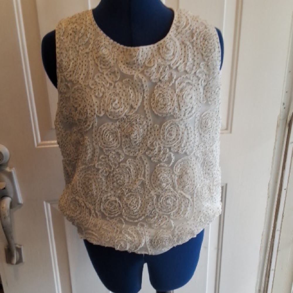 Max Edition Cream Lace Sleeveless Blouse